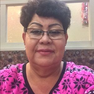 Meet your Posher, Yolanda